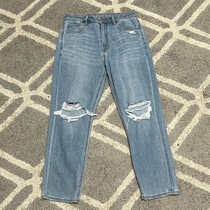 Light wash ripped straight leg mom jeans